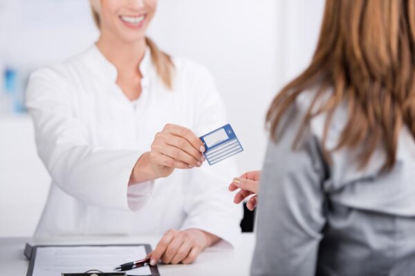 renew health card in qatar