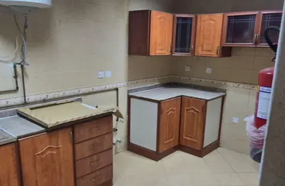 Apartment - 3 Bedrooms - 2 Bathrooms for rent in Al Mansoura - Al Mansoura - Doha