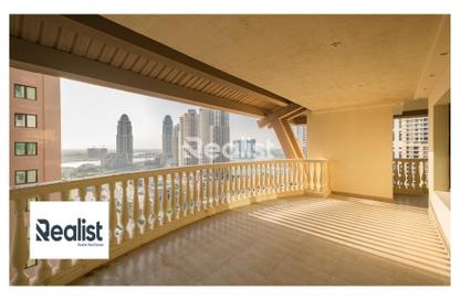 Apartment - 3 Bedrooms - 4 Bathrooms for sale in Tower 10 - Porto Arabia - The Pearl Island - Doha