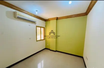 Apartment - 2 Bedrooms - 1 Bathroom for rent in Umm Ghuwailina 4 - Umm Ghuwailina - Doha