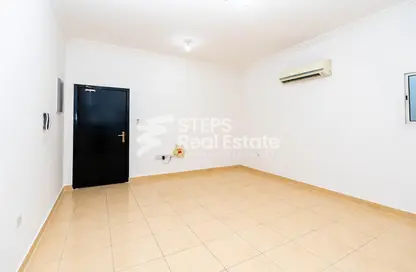 Apartment - 2 Bedrooms - 2 Bathrooms for rent in Muntazah 7 - Al Muntazah - Doha