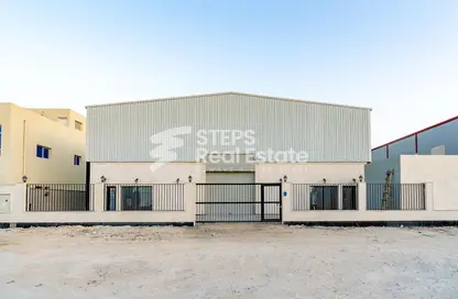 Warehouse - Studio - 4 Bathrooms for sale in East Industrial Street - Birkat Al Awamer - Al Wakra