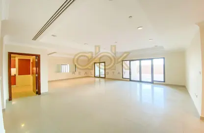 Apartment - 2 Bedrooms - 3 Bathrooms for rent in East Porto Drive - Porto Arabia - The Pearl Island - Doha