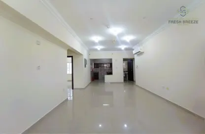 Apartment - 2 Bedrooms - 2 Bathrooms for rent in Umm Ghuwalina - Umm Ghuwailina - Doha