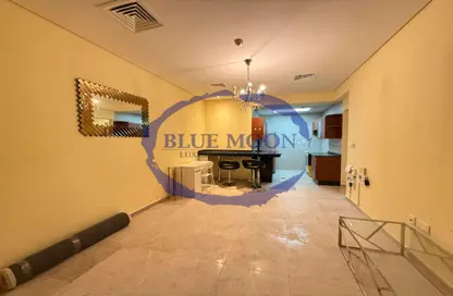 Apartment - 2 Bedrooms - 2 Bathrooms for rent in Zig Zag Towers - West Bay - Doha