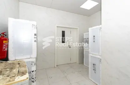 Shop - Studio - 1 Bathroom for rent in Old Airport Road - Old Airport Road - Doha