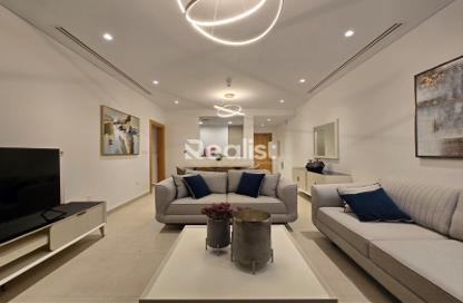 Apartment - 2 Bedrooms - 3 Bathrooms for rent in Floresta Gardens - The Pearl Island - Doha