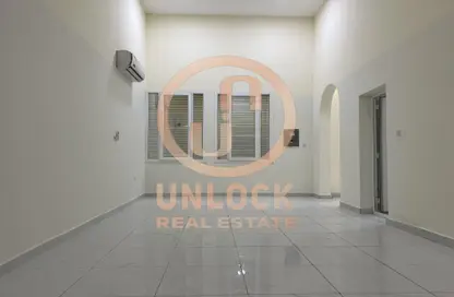 Apartment - 2 Bedrooms - 2 Bathrooms for rent in Al Kheesa - Al Kheesa - Umm Salal Mohammed