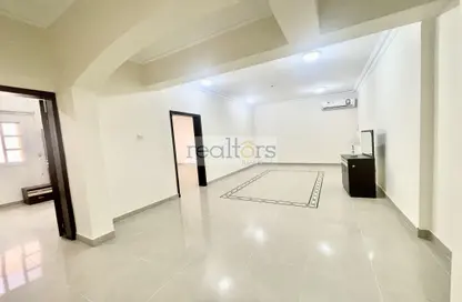 Apartment - 2 Bedrooms - 2 Bathrooms for rent in Madinat Khalifa South - Madinat Khalifa - Doha