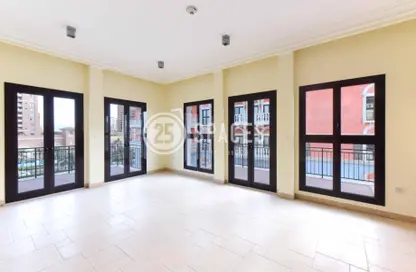 Apartment - 3 Bedrooms - 4 Bathrooms for rent in Nobili - Qanat Quartier - The Pearl Island - Doha