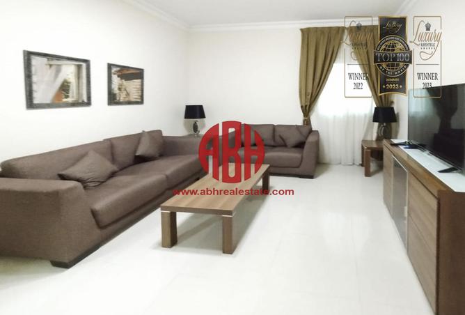 Apartment - 2 Bedrooms - 2 Bathrooms for rent in FJ Building 7 - Umm Ghuwailina - Doha