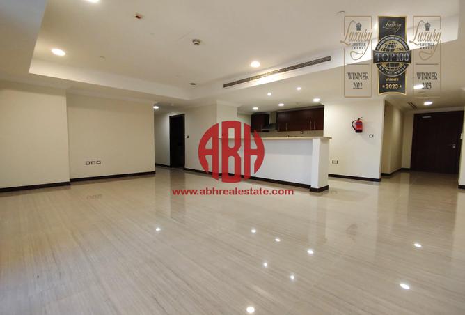 Apartment - 1 Bedroom - 2 Bathrooms for rent in West Porto Drive - Porto Arabia - The Pearl Island - Doha