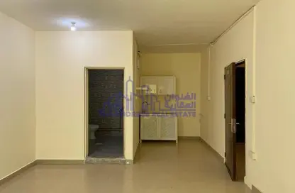 Apartment - 1 Bathroom for rent in Bu Hamour Street - Abu Hamour - Doha