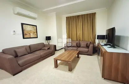 Apartment - 1 Bedroom - 1 Bathroom for rent in Umm Ghwailina Comm - Umm Ghuwalina - Umm Ghuwailina - Doha