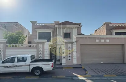 Villa - 7 Bedrooms for rent in Al Nuaija - Doha