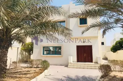 Villa - 3 Bedrooms - 4 Bathrooms for rent in Mamoura 18 - Al Maamoura - Doha