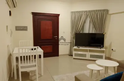 Apartment - 1 Bedroom - 1 Bathroom for rent in Umm Ghuwalina - Umm Ghuwailina - Doha