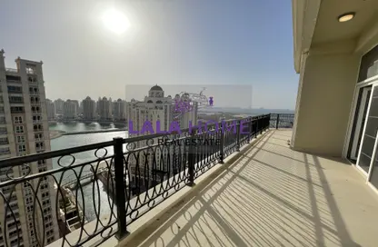 Penthouse - 3 Bedrooms - 5 Bathrooms for rent in Floresta Gardens - Floresta Gardens - The Pearl Island - Doha