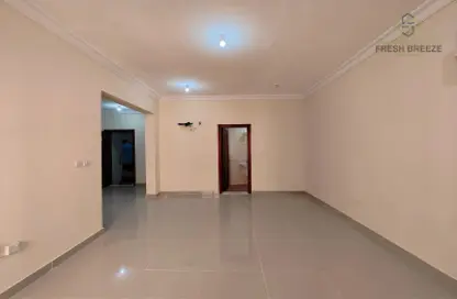 Apartment - 1 Bedroom - 2 Bathrooms for rent in Umm Ghuwailina - Doha