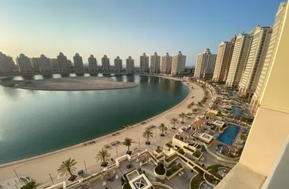 Apartment - 2 Bedrooms - 3 Bathrooms for sale in Viva West - Viva Bahriyah - The Pearl Island - Doha