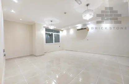 Apartment - 2 Bedrooms - 2 Bathrooms for rent in Anas Street - Fereej Bin Mahmoud North - Fereej Bin Mahmoud - Doha