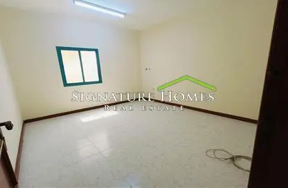 Apartment - 3 Bedrooms - 3 Bathrooms for rent in Hadramout Street - Doha Al Jadeed - Doha