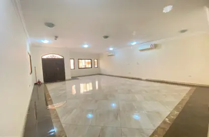 Villa - 6 Bedrooms - 6 Bathrooms for rent in Umm Al Seneem Street - Ain Khaled - Doha