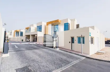 Villa - 5 Bedrooms - 5 Bathrooms for rent in Ain Khaled Villas - Ain Khaled - Doha