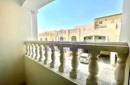 Villa - 5 Bedrooms - 4 Bathrooms for rent in Umm Al Seneem Street - Ain Khaled - Doha