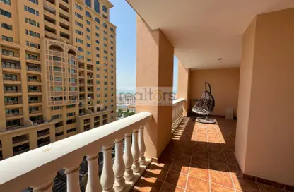 Apartment - 1 Bedroom - 2 Bathrooms for sale in Marina Gate - Porto Arabia - The Pearl Island - Doha