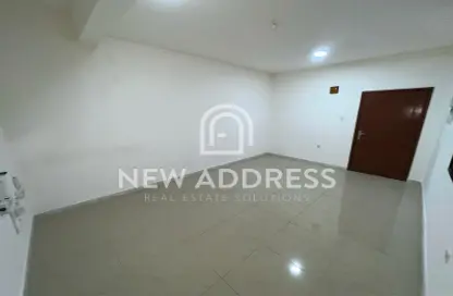 Apartment - 2 Bedrooms - 2 Bathrooms for rent in Al Mansoura - Al Mansoura - Doha