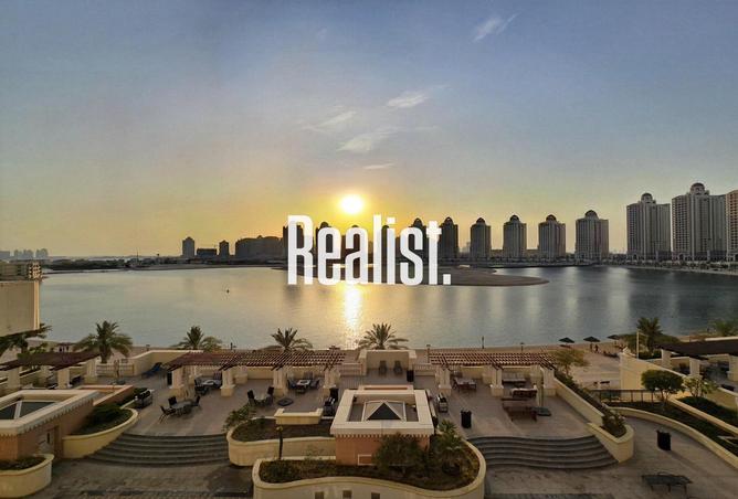 Apartment - 2 Bedrooms - 4 Bathrooms for rent in Imperial Diamond - Viva Bahriyah - The Pearl Island - Doha