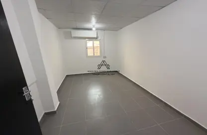 Villa - Studio - 1 Bathroom for rent in Bu Hamour Street - Abu Hamour - Doha