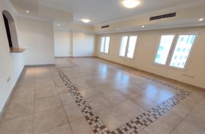 Apartment - 3 Bedrooms - 4 Bathrooms for sale in West Porto Drive - Porto Arabia - The Pearl Island - Doha