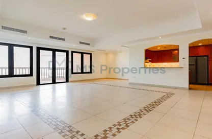 Apartment - 2 Bedrooms - 3 Bathrooms for sale in West Porto Drive - Porto Arabia - The Pearl Island - Doha