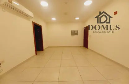 Apartment - 3 Bedrooms - 2 Bathrooms for rent in Thabit Bin Zaid Street - Al Mansoura - Doha