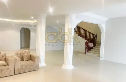 Villa - 6 Bedrooms - 7 Bathrooms for rent in Al Dafna - Al Dafna - Doha