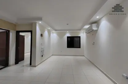 Apartment - 1 Bedroom - 1 Bathroom for rent in Umm Ghuwailina 4 - Umm Ghuwailina - Doha