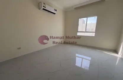 Apartment - 3 Bedrooms - 3 Bathrooms for rent in Fereej Kulaib - Doha