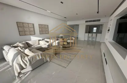 Apartment - 2 Bedrooms - 3 Bathrooms for rent in Viva West - Viva Bahriyah - The Pearl Island - Doha