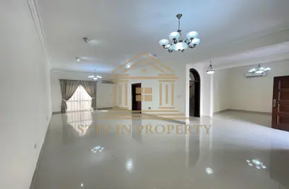 Compound - 4 Bedrooms - 4 Bathrooms for rent in Old Airport Road - Old Airport Road - Doha