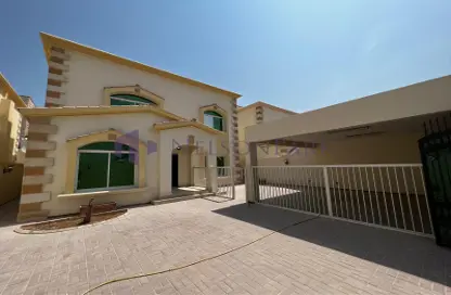فيلا - 5 غرف نوم - 5 حمامات للايجار في جنوب الدحيل - الدحيل - الدوحة