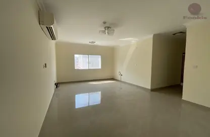 Apartment - 3 Bedrooms - 2 Bathrooms for rent in Abu Talha Street - Fereej Bin Omran - Doha