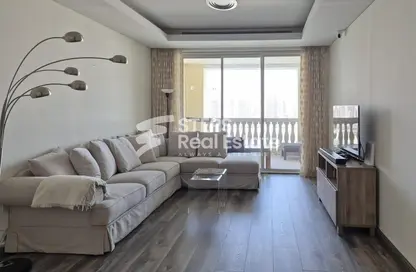 Apartment - 2 Bedrooms - 4 Bathrooms for rent in Viva West - Viva Bahriyah - The Pearl Island - Doha