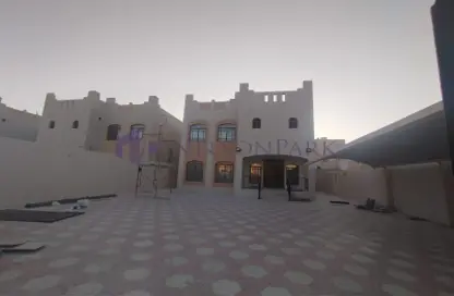 Villa - 6 Bedrooms - 6 Bathrooms for rent in Al Ain Compound - Ain Khaled - Doha