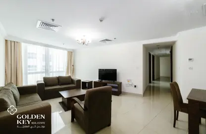 Apartment - 2 Bedrooms - 2 Bathrooms for rent in City Center Towers - West Bay - Doha