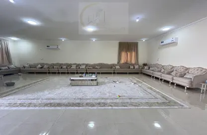 Villa - 7+ Bedrooms - 7+ Bathrooms for rent in Um Salal shops - Umm Salal Mohammed - Doha