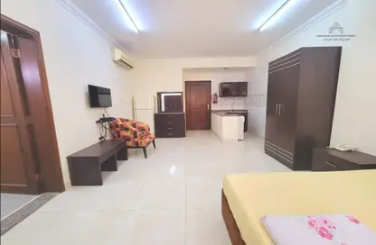 Apartment - 1 Bathroom for rent in Umm Ghuwailina - Doha