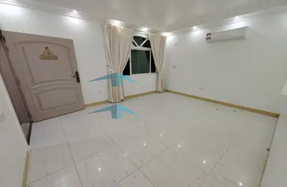 Apartment - 2 Bedrooms - 2 Bathrooms for rent in Wadi Al Shaheeniya Street - Ain Khaled - Doha