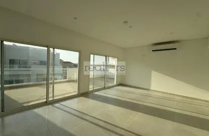 مجمع سكني - 3 غرف نوم - 5 حمامات للايجار في المعمورة - المعمورة - الدوحة